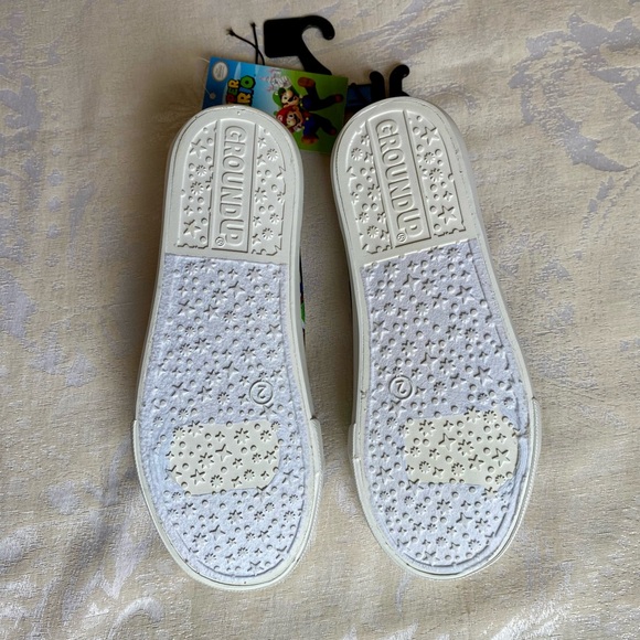 Super Mario Sneakers Shoes New! - Picture 8 of 14